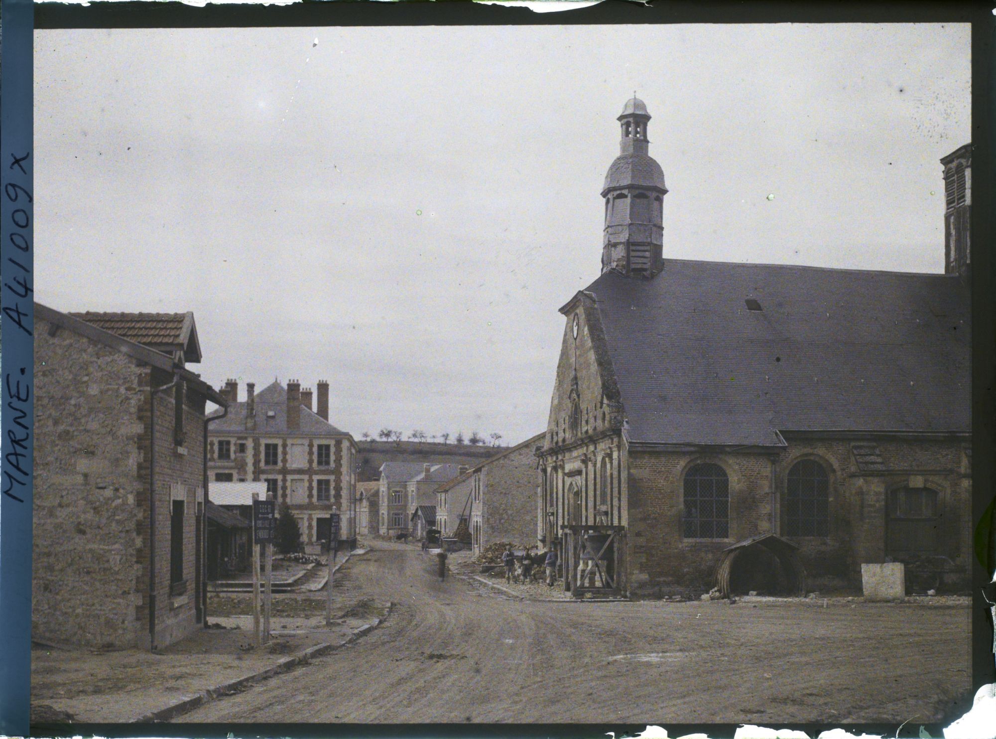 Image représentant France, Vienne le Château, Reconstructions. Vues Diverses
