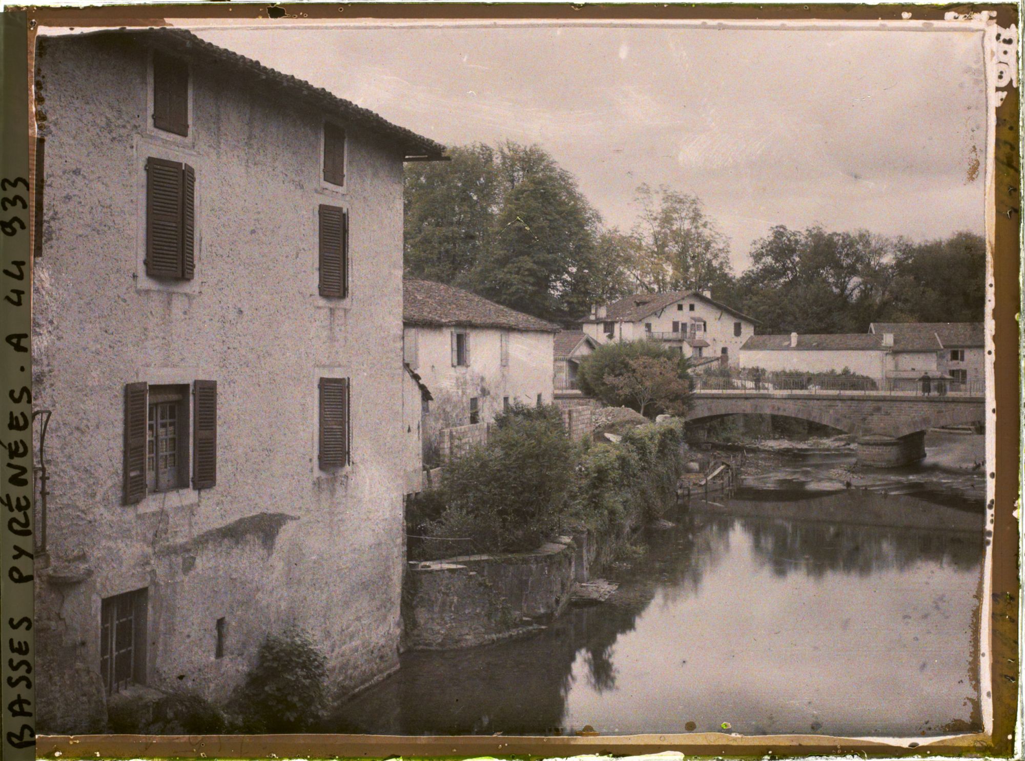 Image représentant France, St Jean Pied de Port, Bords de la Nive