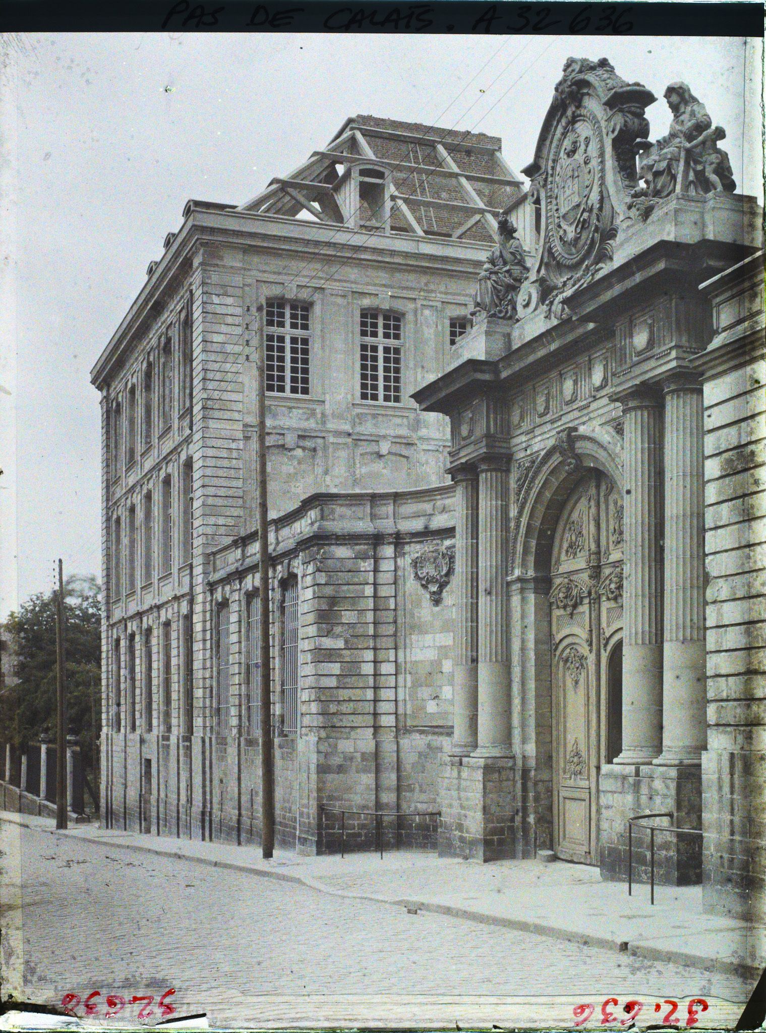 Image représentant France, Arras, Evêché en reconstruction