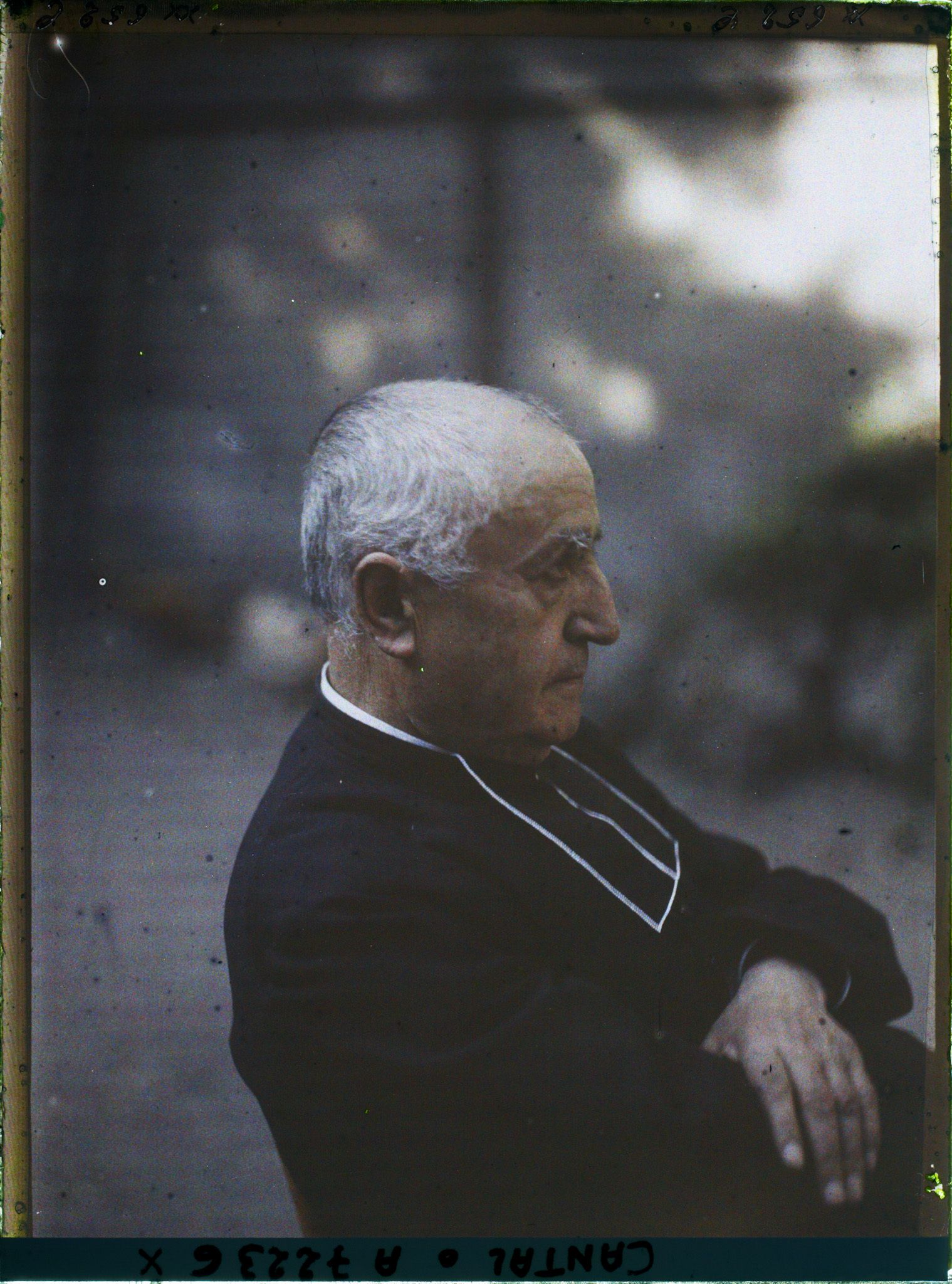Image représentant Portrait du chanoine Delort de profil