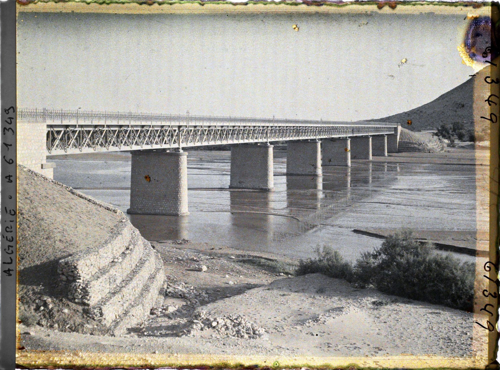 Image représentant Le grand pont sur l'Oued Mzi