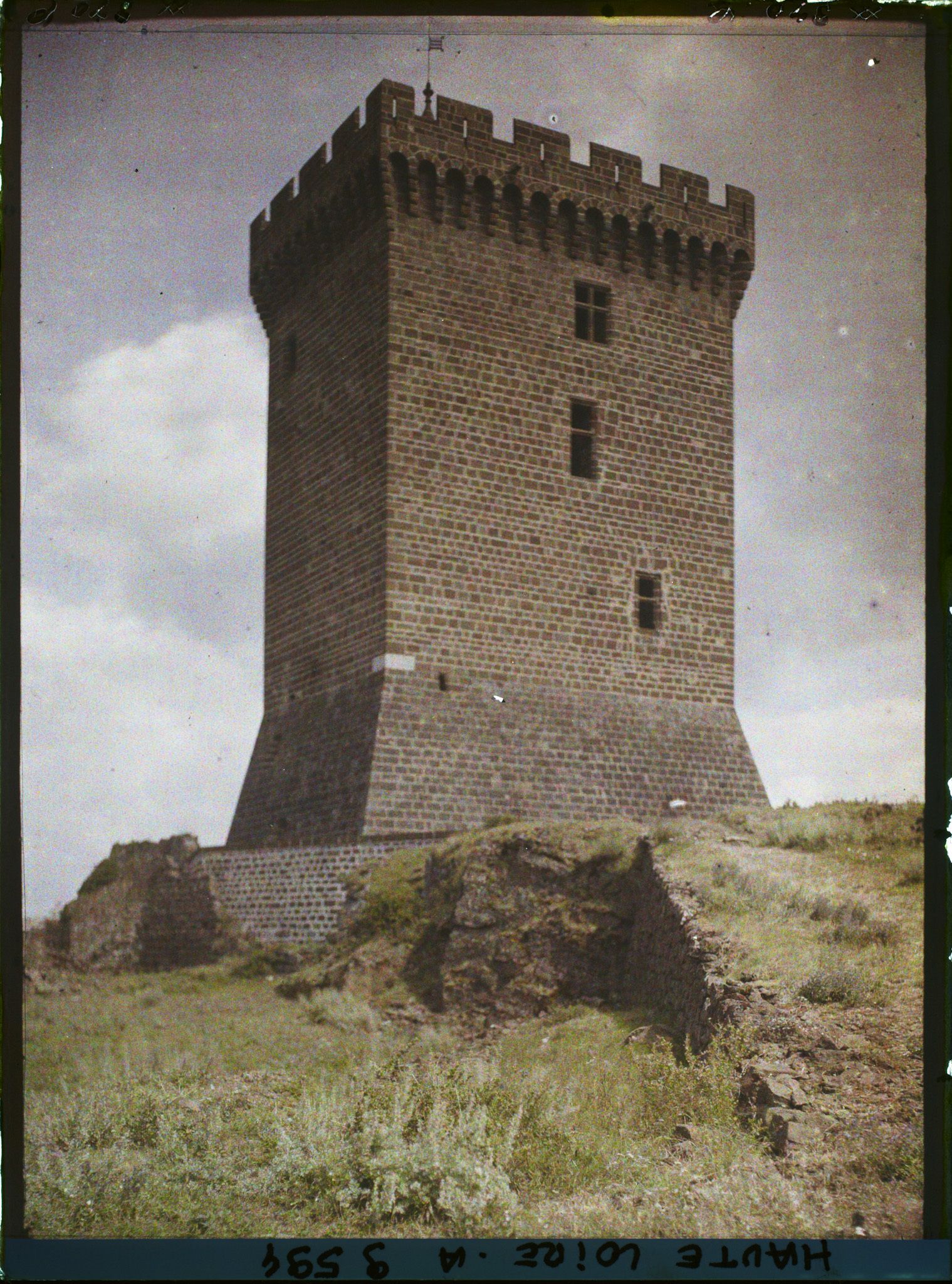 Image représentant Le donjon de la forteresse médiévale
