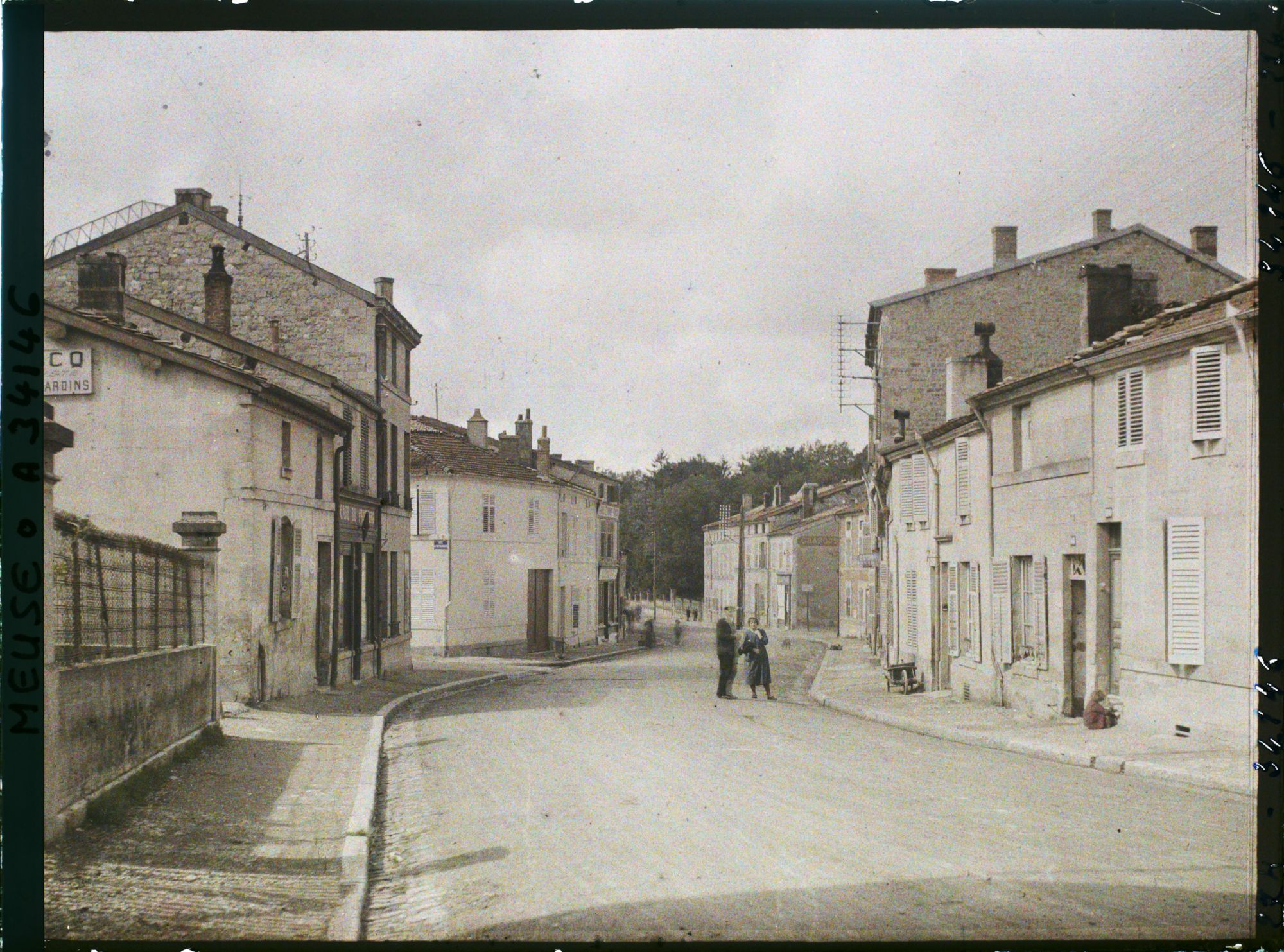 Image représentant France, Bar-le-Duc, La Voie Sacrée à sa sortie de Bar le Duc vue vers la Ville