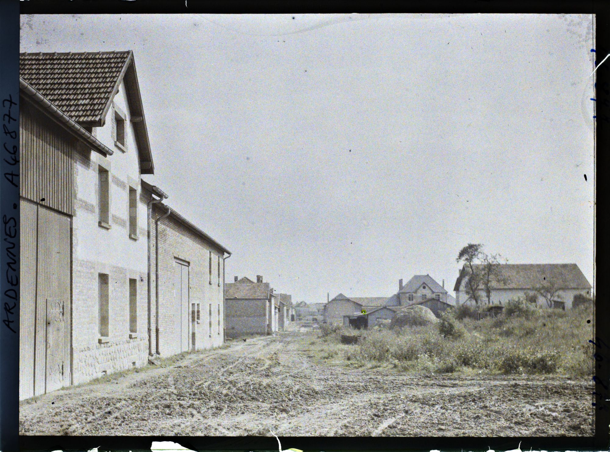 Image représentant France, Challerange Hte 380 h, Rue de Brécy et entrée de Challerange par la dite route