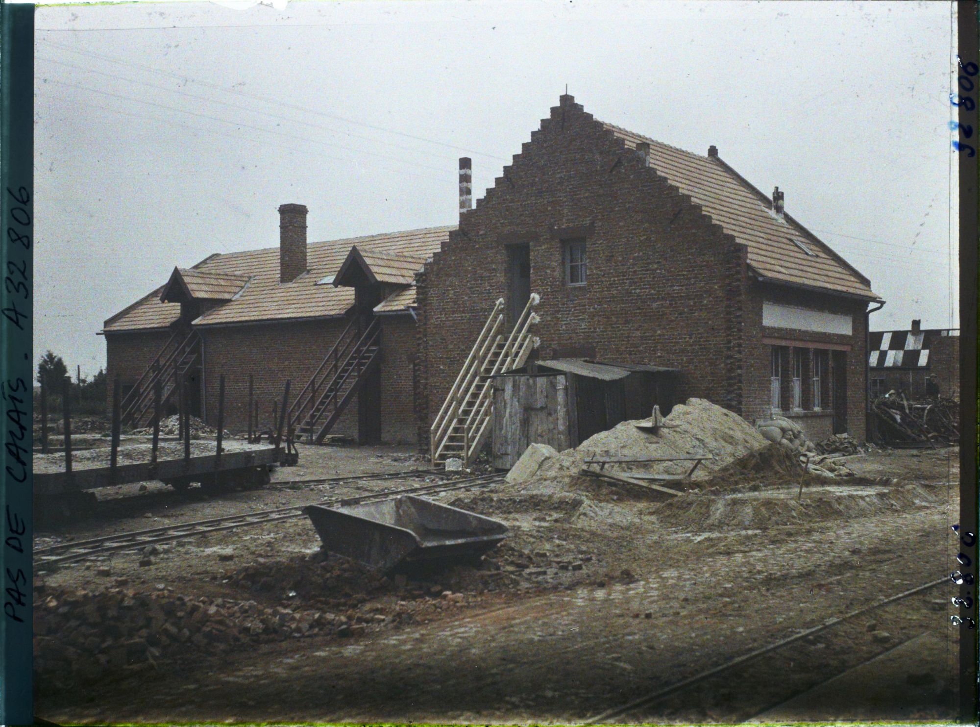 Image représentant France, Neuville St Waast, Maisons reconstruites