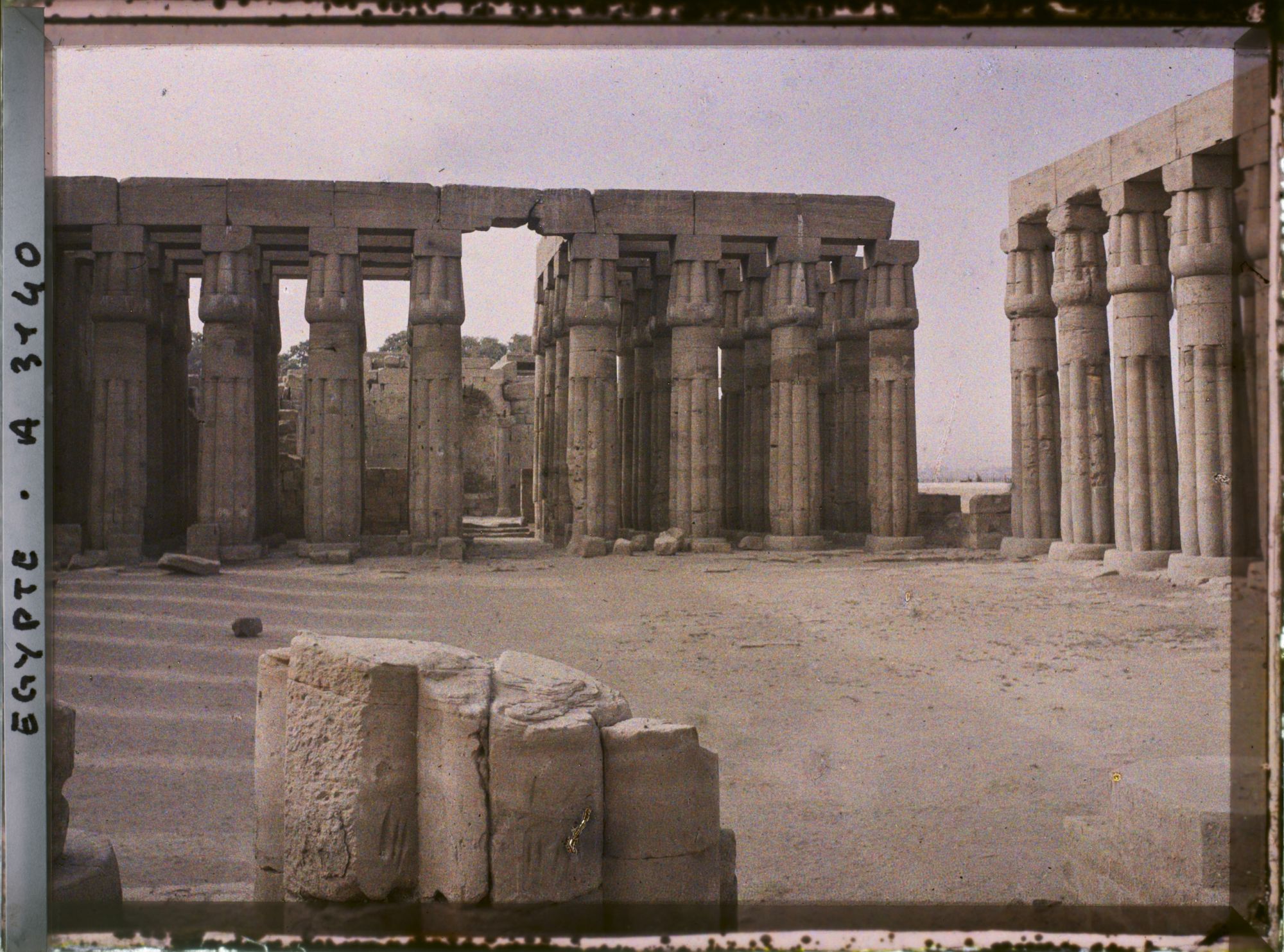 Image représentant Cour solaire d'Amenophis III