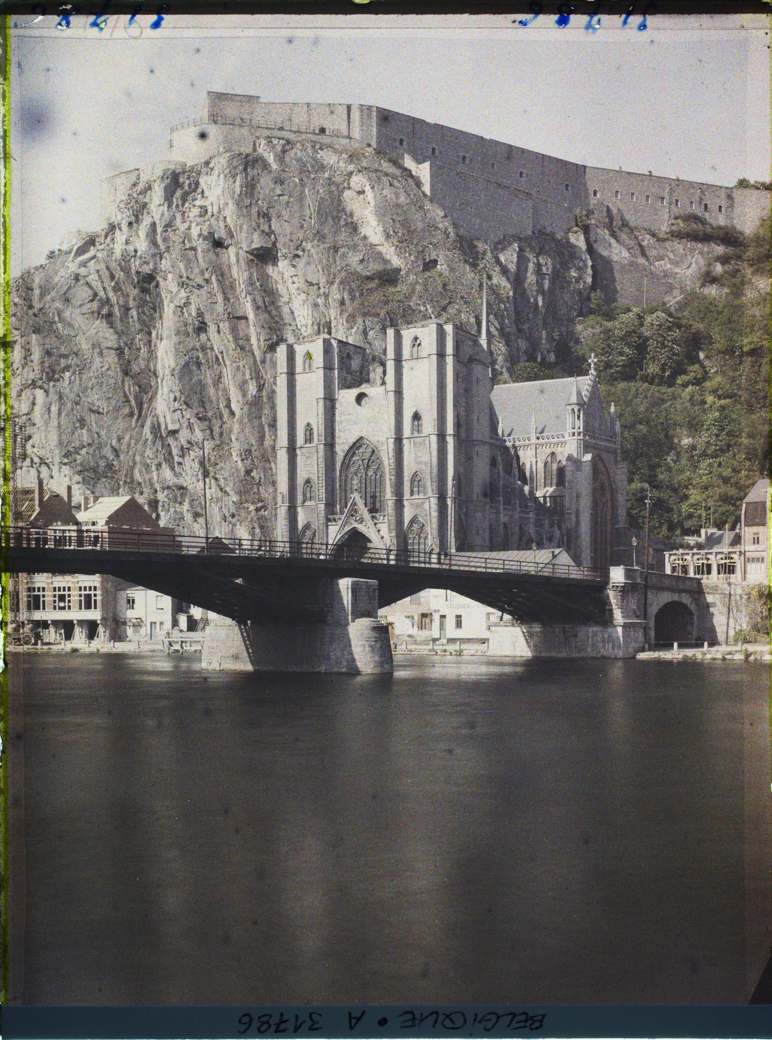 Image représentant Belgique, Dinant, L'Eglise, la Citadelle et le Pont sur la Meuse