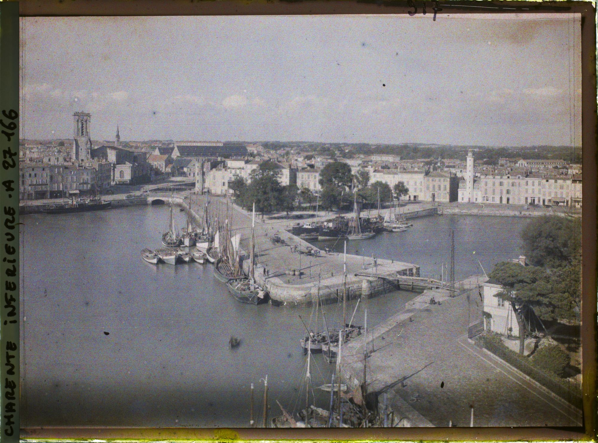 Image représentant Panorama sur le port et les bassins