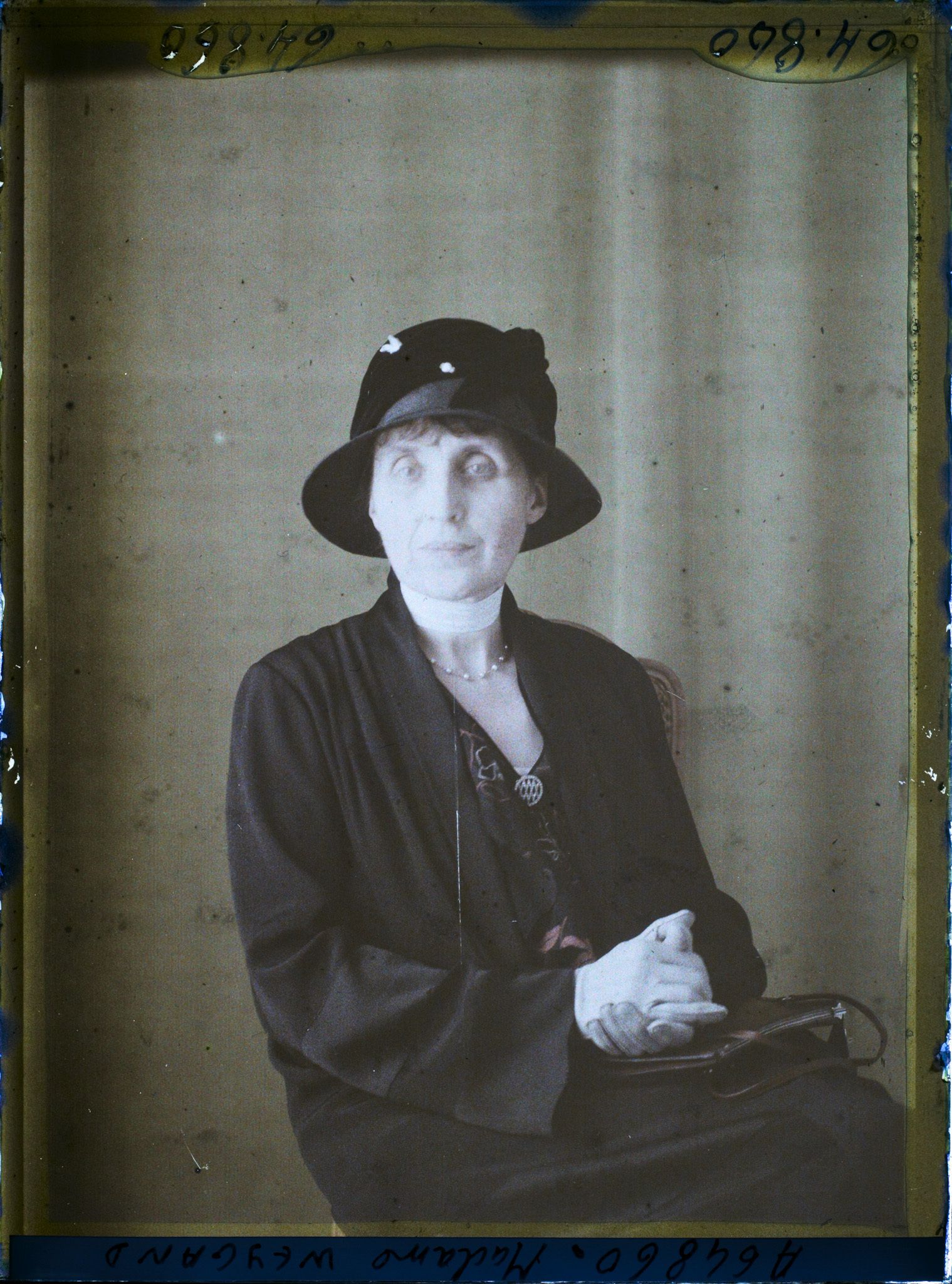 Image représentant https://musee-albert-kahn.s-museum.fr/home/NWQ2OTAwYzNmYjZlZTk1ZWQwODJmMjY4L2dlbmVyaWMtbm90aWNlLXRhYi9hdXRob3JpdHkvNjE3YTc5ZjVjZjhiODk2OGIzMzM3ZDIx/5d6900c3fb6ee95ed082f268/generic-notice-tab/authority/617a79ebcf8b8968b3337a89 Madame Jospéhine Weygand