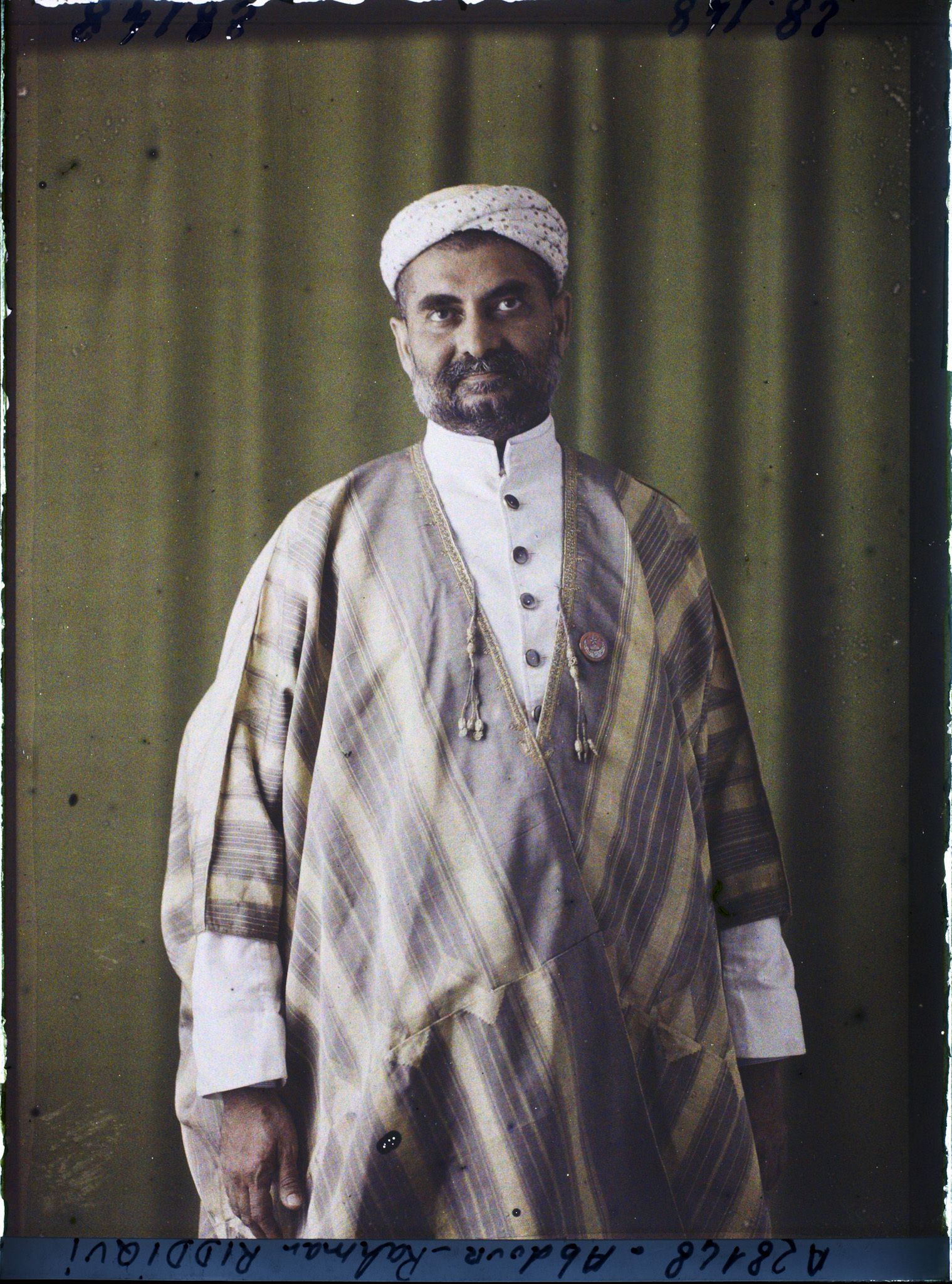 Image représentant https://musee-albert-kahn.s-museum.fr/home/NWQ2OTAwYzNmYjZlZTk1ZWQwODJmMjY4L2dlbmVyaWMtbm90aWNlLXRhYi9hdXRob3JpdHkvNjE3YTc5ZjVjZjhiODk2OGIzMzM3ZDIx/5d6900c3fb6ee95ed082f268/generic-notice-tab/authority/617a79ebcf8b8968b33377e6 Abdour-Rahman Siddiqui