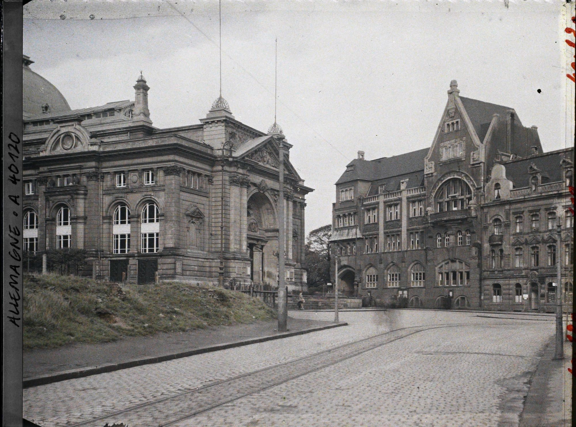 Image représentant Prusse, Essen, Le Théâtre et le Rheinisch Anzeiger