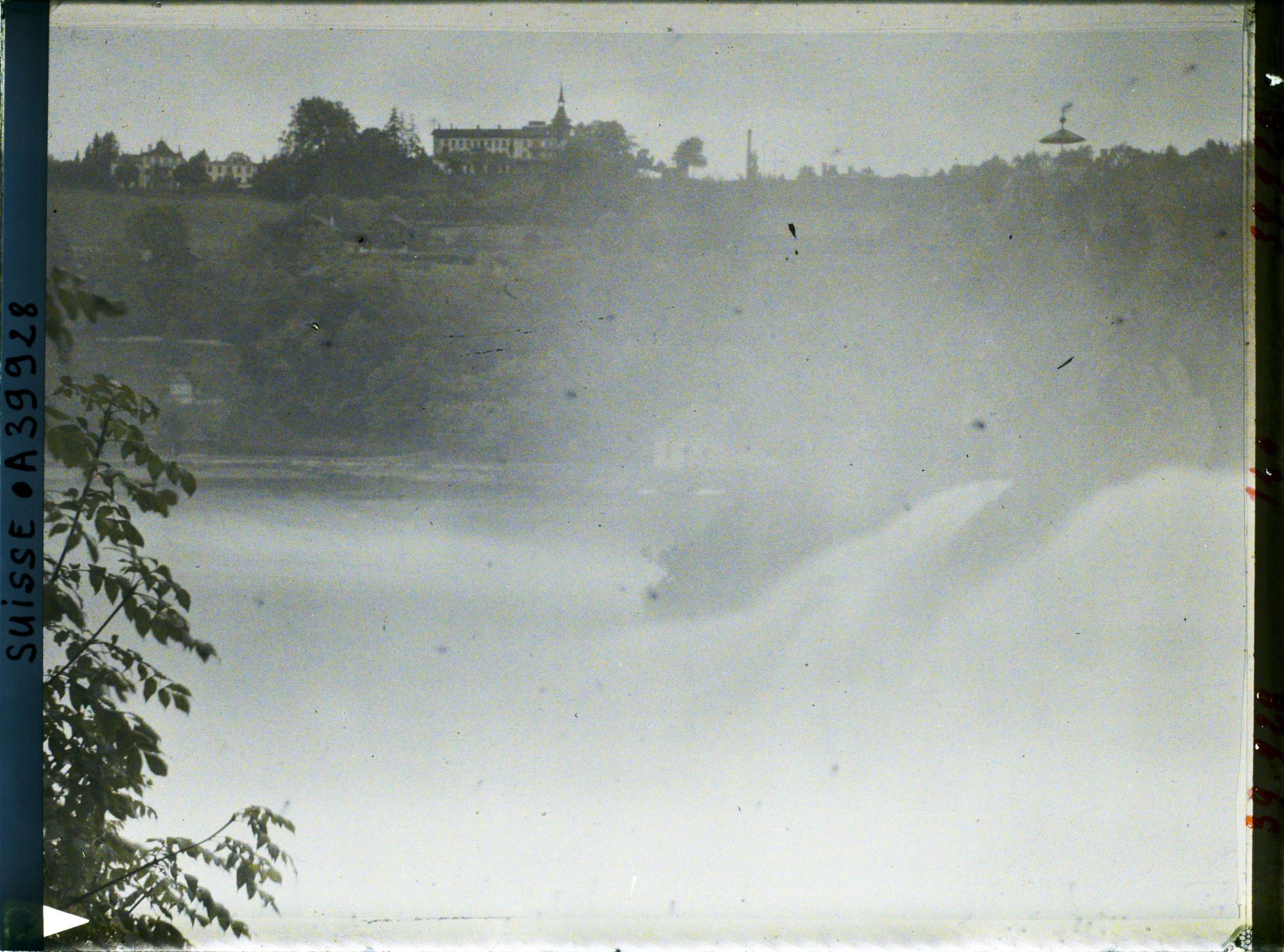 Image représentant Les chutes du Rhin vues du château de Laufen