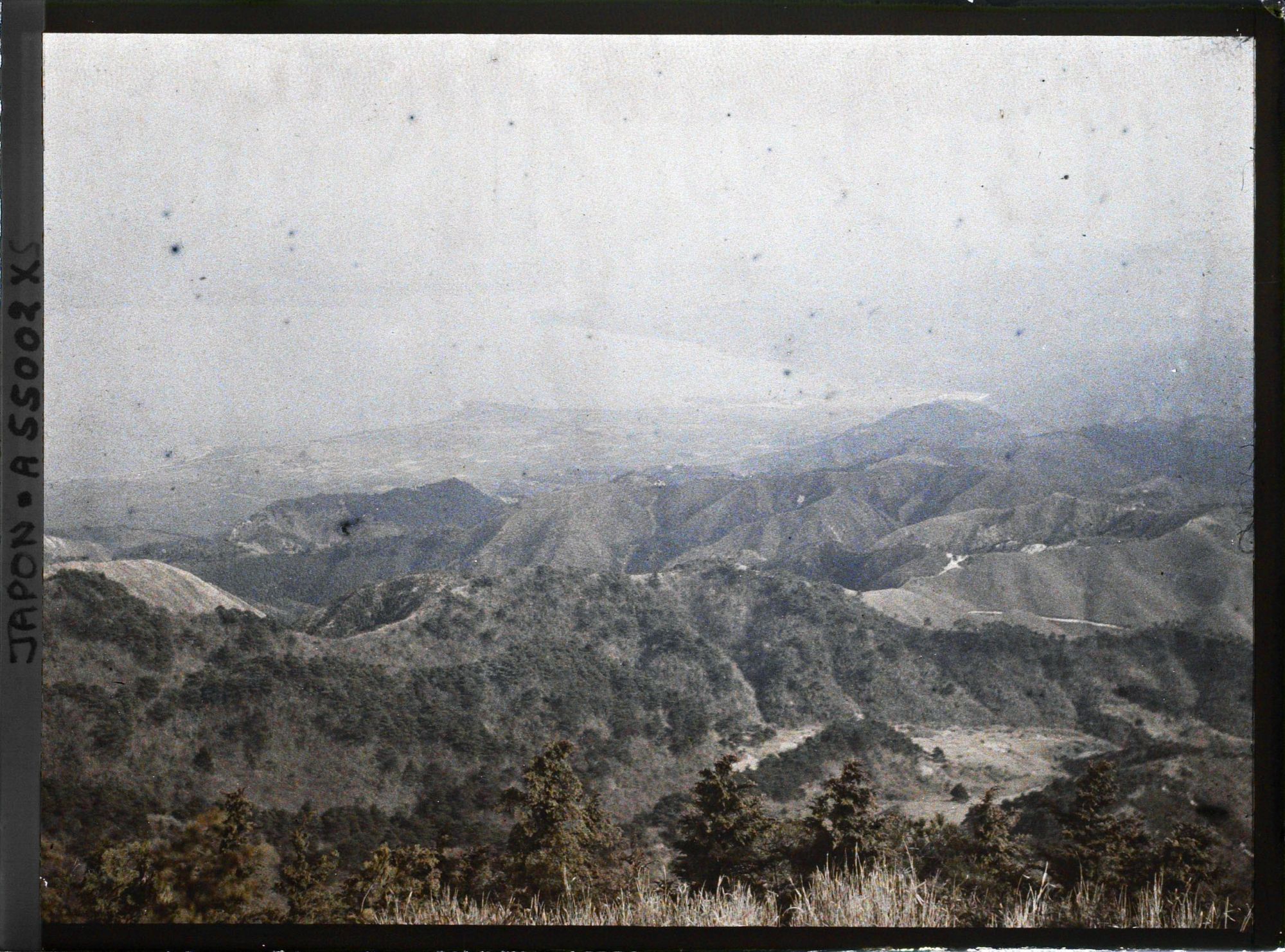 Image représentant Le lac Biwa et la plaine de la ville d'Ôtsu depuis le mont Hiei