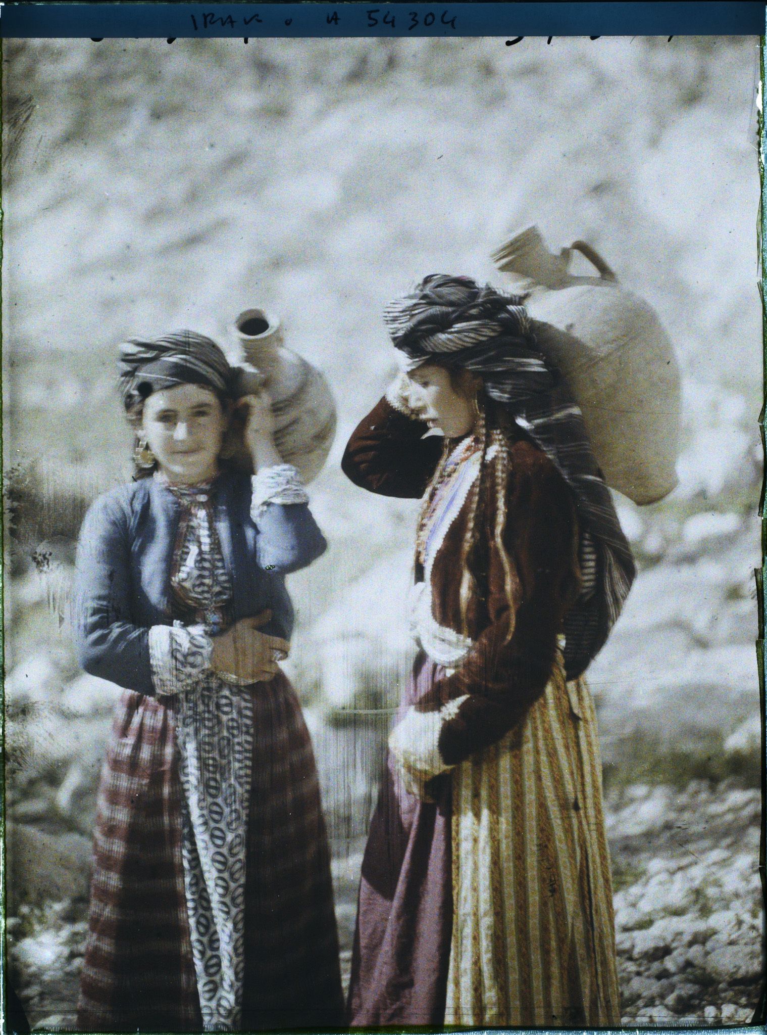 Image représentant Jeunes femmes kurdes