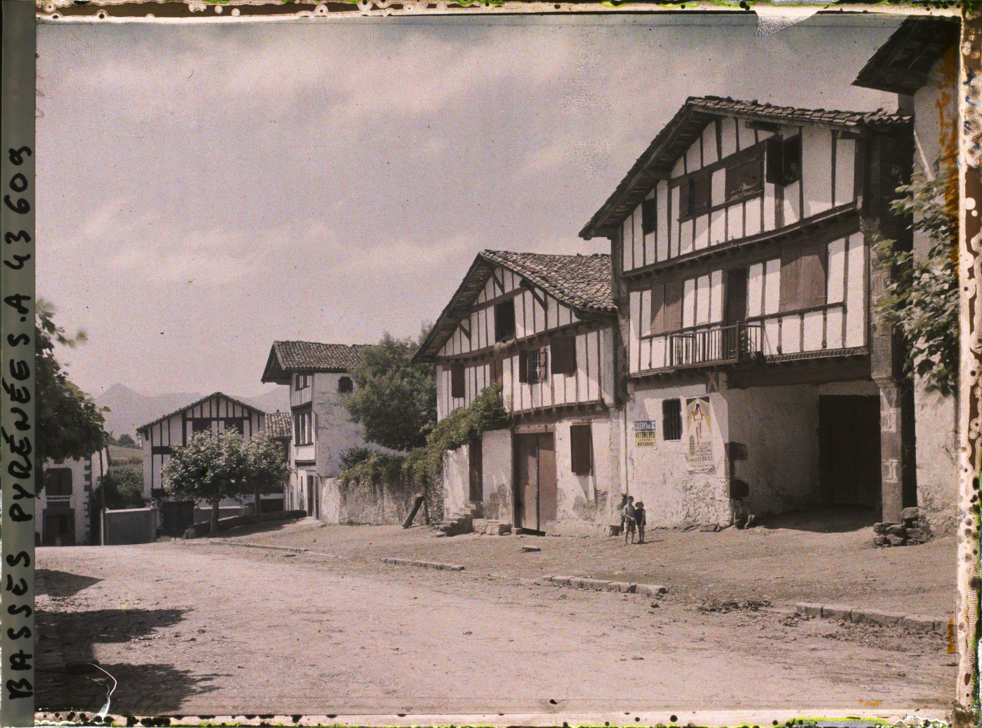 Image représentant France, Aïnhoa, Vieilles Maisons dans la Grand' Rue