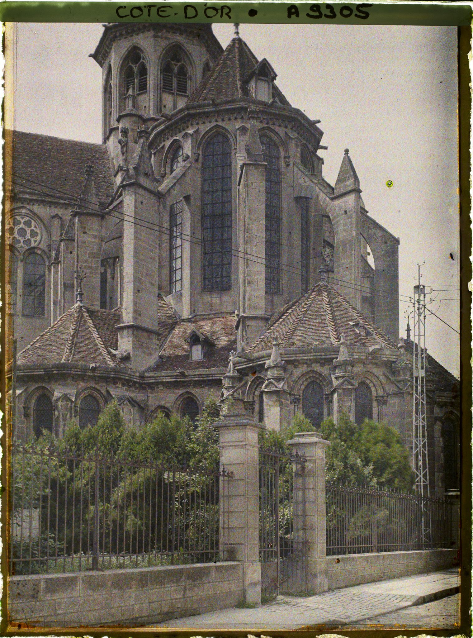 Image représentant L'abside de la Collégiale Notre-Dame
