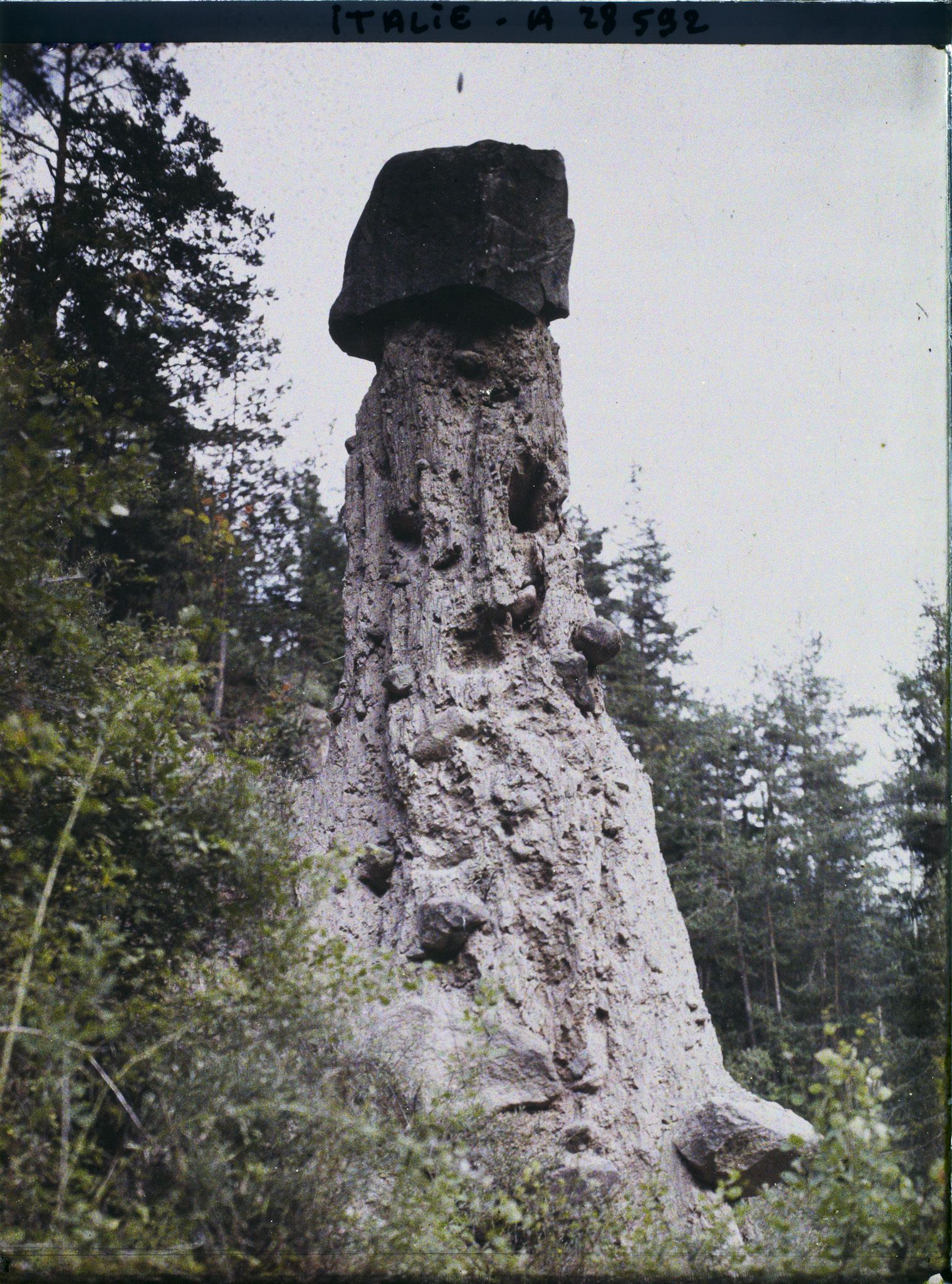 Image représentant Les Pyramides de terre (ou Cheminées de Fées) de Renon