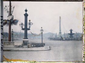 Image représentant Canons et décorations place de la Concorde pour les fêtes de la Victoire des 13 et 14 juillet