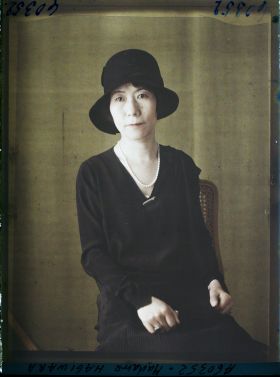 Image représentant https://musee-albert-kahn.s-museum.fr/home/NWQ2OTAwYzNmYjZlZTk1ZWQwODJmMjY4L2dlbmVyaWMtbm90aWNlLXRhYi9hdXRob3JpdHkvNjE3YTc5ZjVjZjhiODk2OGIzMzM3ZDIx/5d6900c3fb6ee95ed082f268/generic-notice-tab/authority/617a79ebcf8b8968b3336ed3 Madame Hagiwara