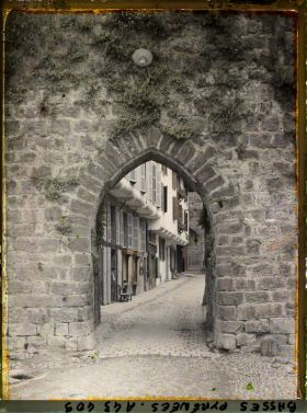 Image représentant France , St Jean-Pied de Port, Une ancienne porte de la Ville