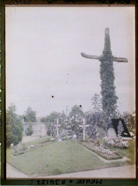 Image représentant France, Verdun, Vue d'ensemble de la tombe des sept soldats inconnus