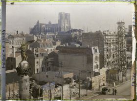 Image représentant France, Reims, Vue vers la Cathédrale et la rue Drouët d'Erlon