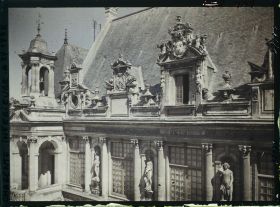 Image représentant Le campanile et la façade de l'Hôtel de Ville