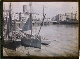 Image représentant France, La Rochelle, Le Port à marée basse (Quai Valin)