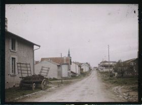 Image représentant France, Neuvilly (Meuse) (3374h), Entrée de Neuvilly par la rte de Varennes à Verdun