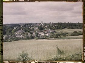 Image représentant France, Montchauvet, Le Village vu de la route de Septeuil de l'Est à l'Ouest
