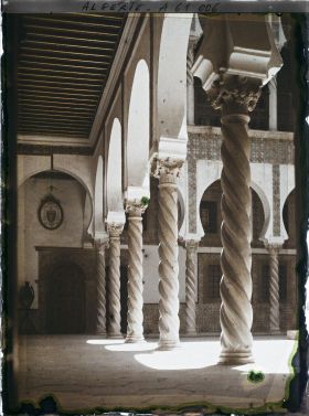 Image représentant Colonnade du patio de l'archevêché (ancien Dar Aziza)