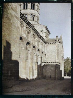 Image représentant France, Issoire, Extérieur de l'Eglise