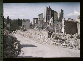Image représentant France, Gerbeviller, Vue prise de la rue le Lorraine sur la Vieille Eglise.