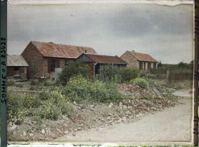 Image représentant France, Bouchavesnes, Groupe de maisons provisoires