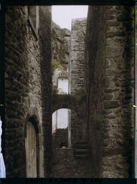 Image représentant France, St Floret, Vieille rue