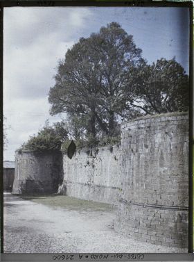 Image représentant Vestiges des remparts du château de Guingamp