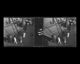 Image représentant Passagers des 1eres classes sur le pont arrière du navire