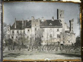 Image représentant Autriche Hongrie, Lundenbourg, L'ensemble du Château, façade ouest