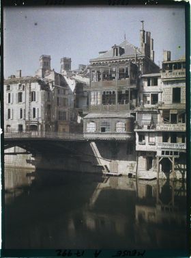 Image représentant France, Verdun, Le Pont du Théâtre et la Cathédrale