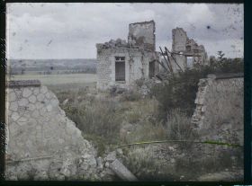 Image représentant France, Coucy le Château, Ruines vers l'Ouest