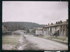 Image représentant France, Les Islettes (Meuse) (1427h), Sortie Ouest par la route de Clermont à Ste Menehould