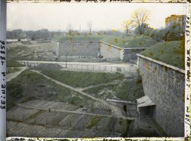 Image représentant Les jardins ouvriers aux pieds des fortifications, près de la porte du Point-du-Jour