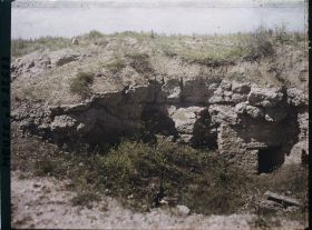 Image représentant France, Ft de Douaumont, Voûte du fort crevée par un 400.