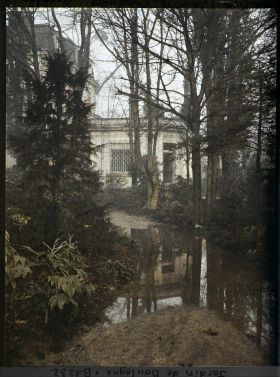 Image représentant Allée inondée près du Cercle autour du Monde