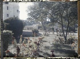 Image représentant Une partie du parc du nouveau palais du maharajah Jagatjit Singh
