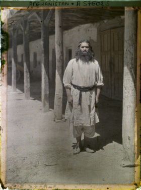 Image représentant Un malang (personnage à pouvoirs occultes)
