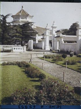 Image représentant L'Exposition Coloniale Internationale de 1931, le pavillon de la Cochinchine et l'entrée du pavillon du Tonkin, section de l'Indochine