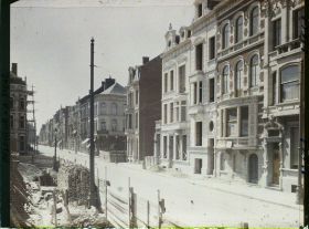 Image représentant Belgique, Louvain, La Rue des Alliés reconstruite vers l'Hôtel de Ville