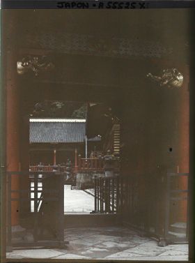 Image représentant Entrée du sanctuaire Tôshôgû : Porte Omote-mon (ou Niômon)