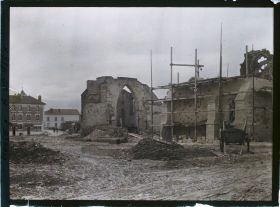 Image représentant France, Varennes, Place de l'Eglise